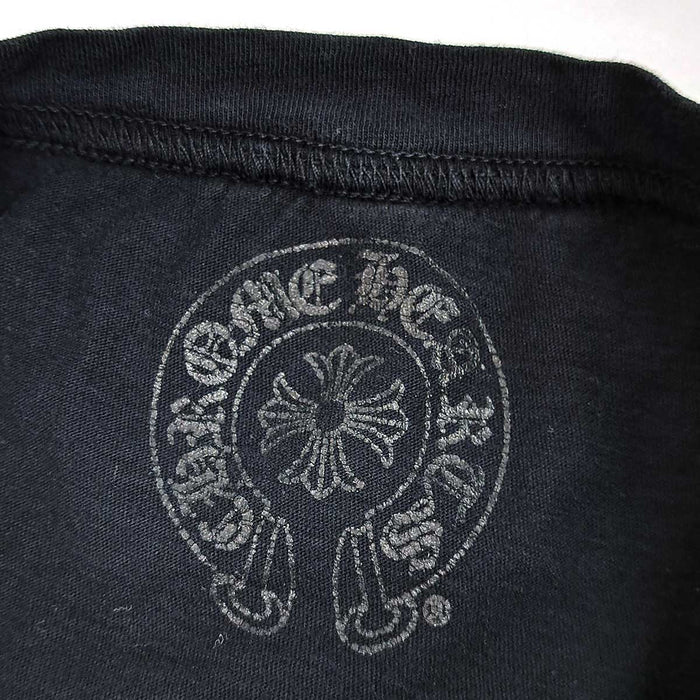 CHROME HEARTS 
CH コットン ヴァイン スクロールラベル 
ヴァイン ダガー スクロールラベル プリント ロングスリーブ Tシャツ
