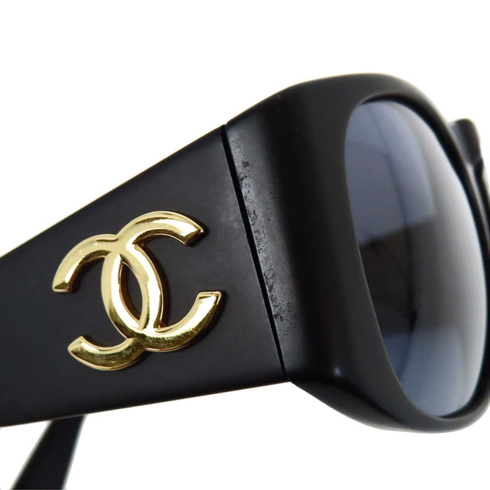 CHANEL 
COCO CC ロゴ ゴールドカラーメタル アイウェア 
ココマーク サングラス