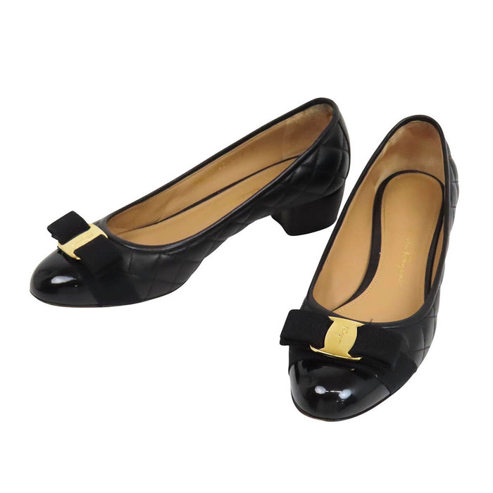 Salvatore Ferragamo 
ロゴ レザー パテント 
ヴァラ リボン キルティング パンプス