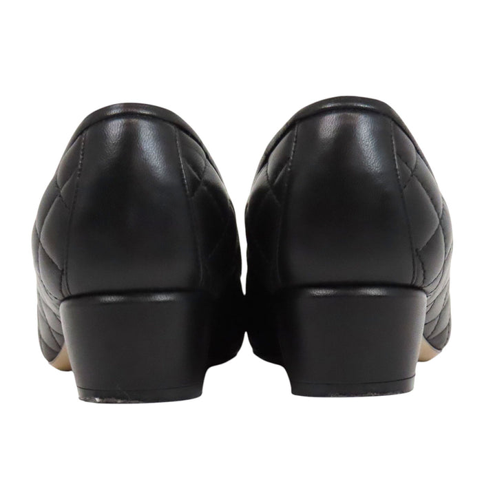 Salvatore Ferragamo 
Logo leather patent 
Vara ribbon quilted pumps