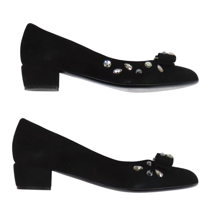 Salvatore Ferragamo 
ロゴ ラインストーン VARA リボン 
ヴァラ スウェード パンプス