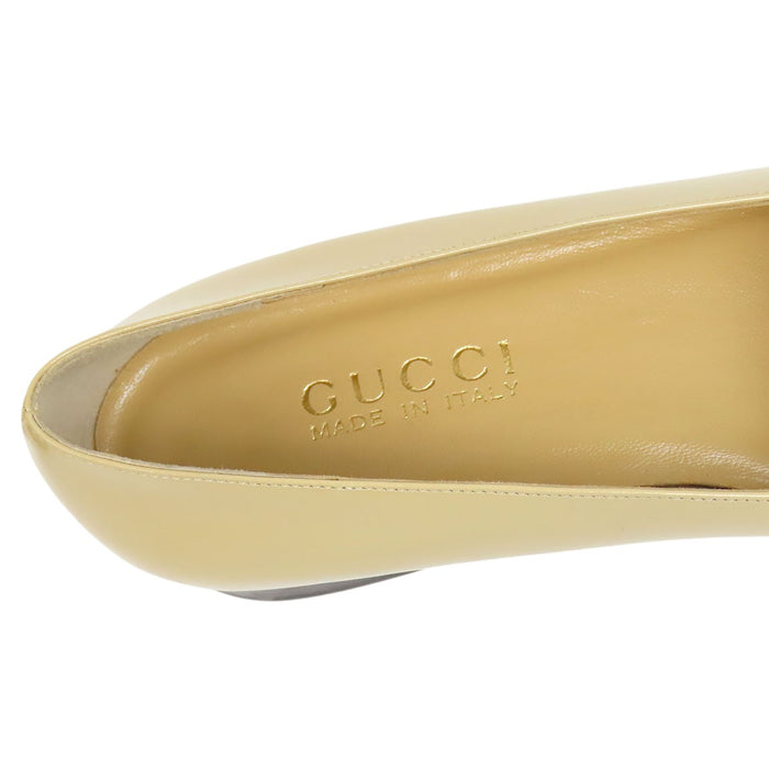 GUCCI 
レザー ゴールドカラーメタル スクエアトゥ 
G ロゴ パテント パンプス