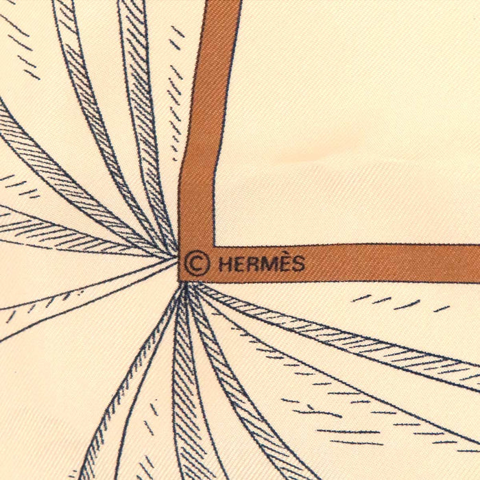 HERMES 
フランス料理を讃えて スカーフ 大判 シルク 
カレ 90 A LA GLOIRE DE LA CUISINE FRANCAIS