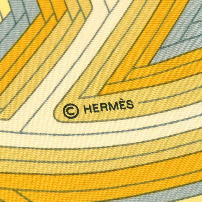 HERMES 
スカーフ 大判 シルク 
カレ 90 L’ART DU TEMARI 手毬の宇宙