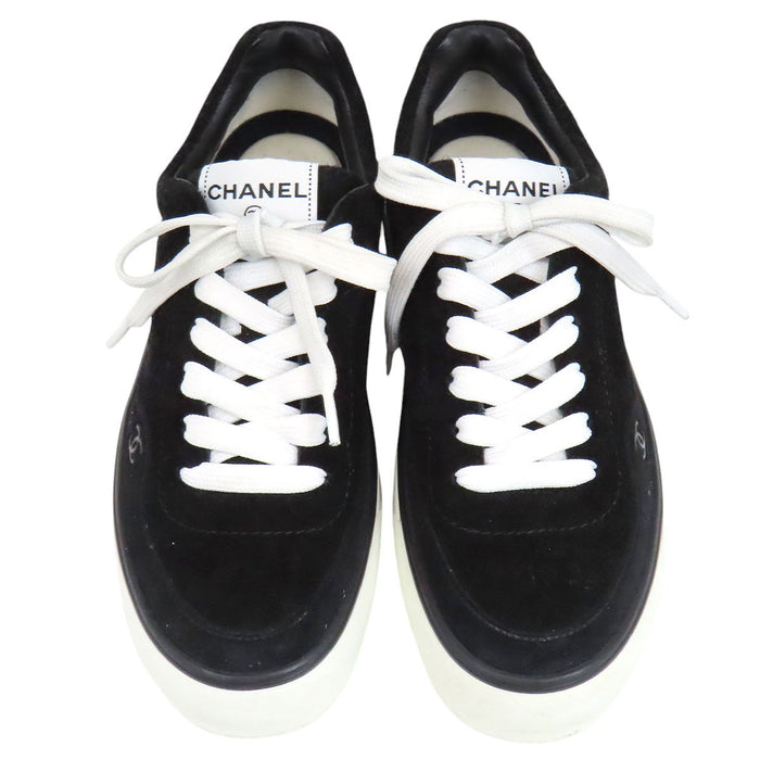 CHANEL 
COCO CC ロゴ レースアップ 
ココマーク ベルベット スウェード ローカット スニーカー