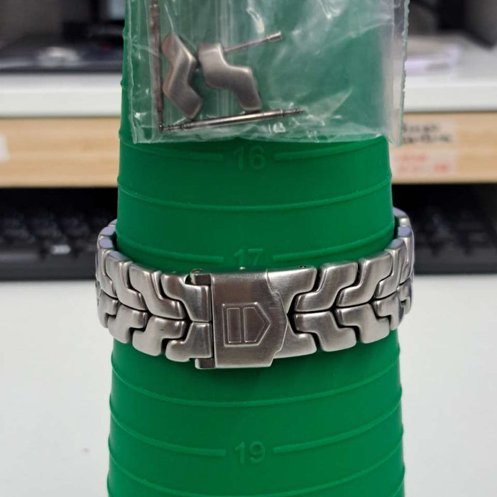 【WHOLESALES】
TAG HEUER 
CT2115 
箱
