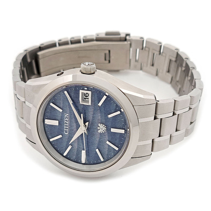 CITIZEN 
The Citizen Iconic Nature Collection "Wind" 
With box and warranty