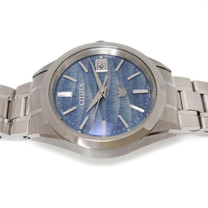 CITIZEN 
The Citizen Iconic Nature Collection "Wind" 
With box and warranty