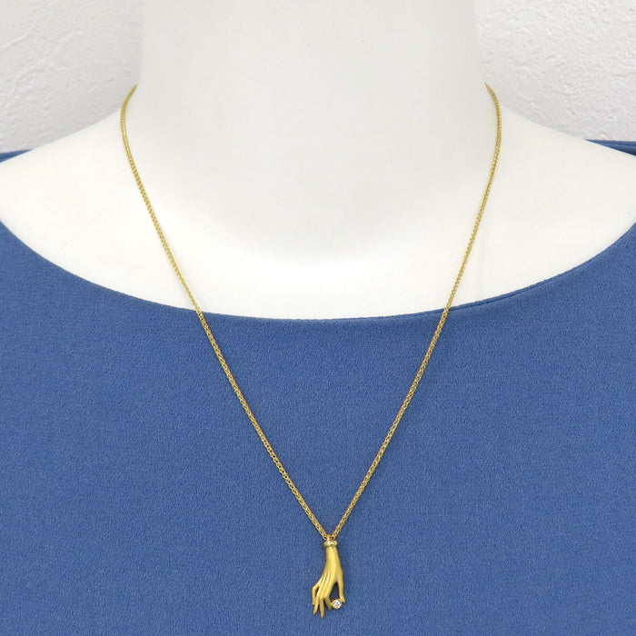 Carrera y Carrera 
Hand Motif Necklace