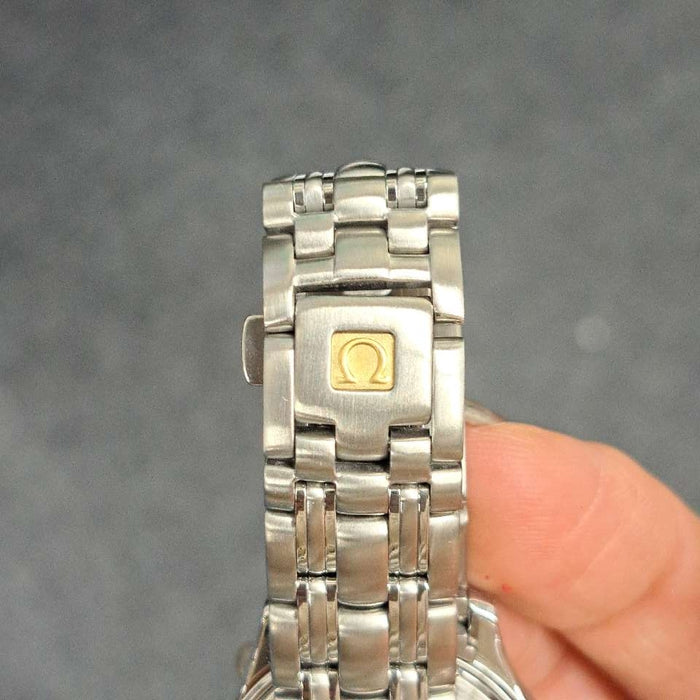 【WHOLESALES】
OMEGA 
2571.81 
箱(内箱劣化)　ギャランティ