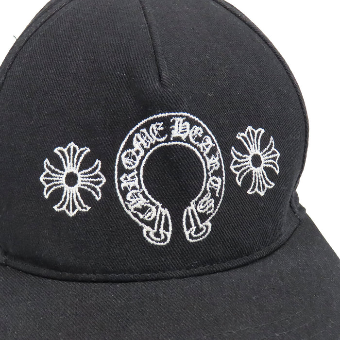CHROME HEARTS  
Cross Ball Scroll Label Cotton  
Horseshoe CH Plus Trucker Cap