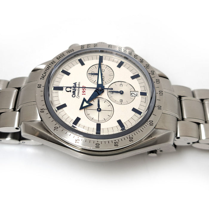 OMEGA  
Speedmaster Broad Arrow  
With warranty card