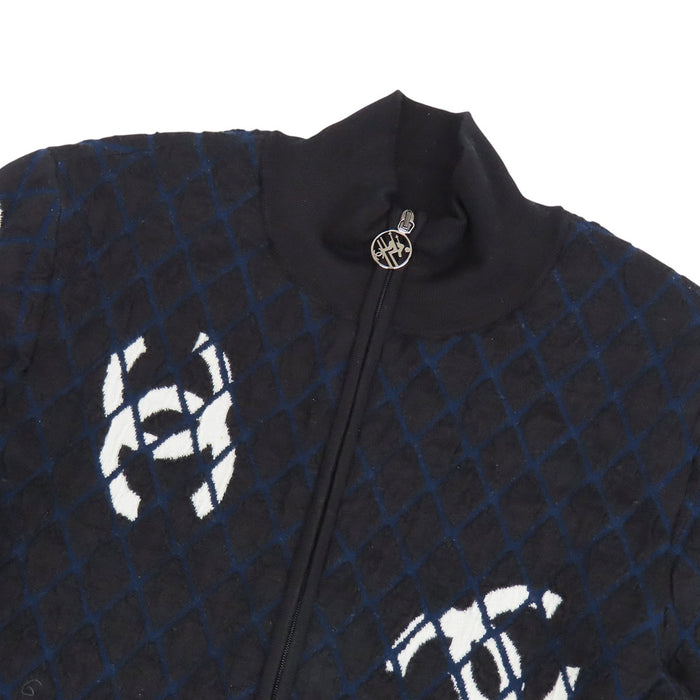 CHANEL 
COCO CC ロゴ ココボタン フロントジップ ニット カシミヤ混 ウール混 ナイロン混 シルク混 
ココマーク マトラッセ ワンピース
