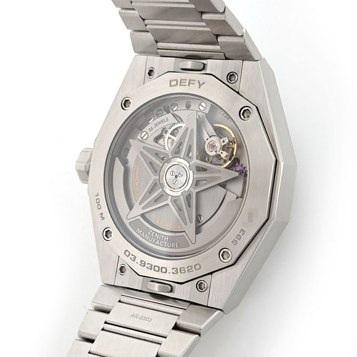 ZENITH  
Defy Skyline  
With box and warranty card included