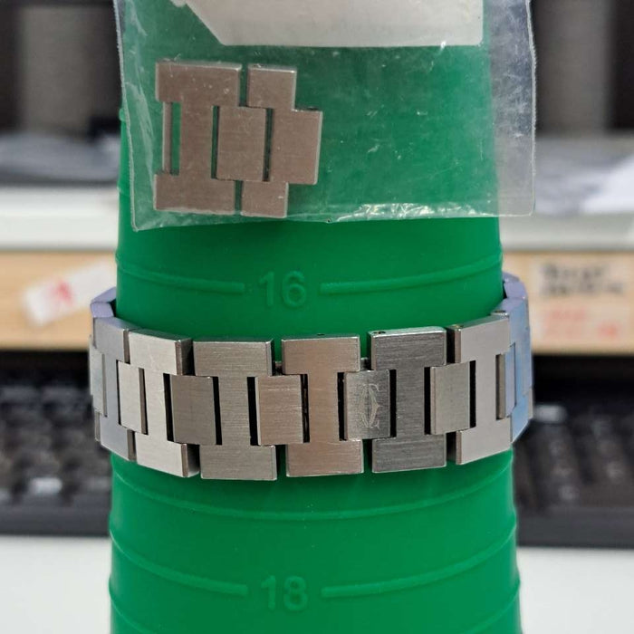 【WHOLESALES】
CARTIER 
箱　ギャランティ