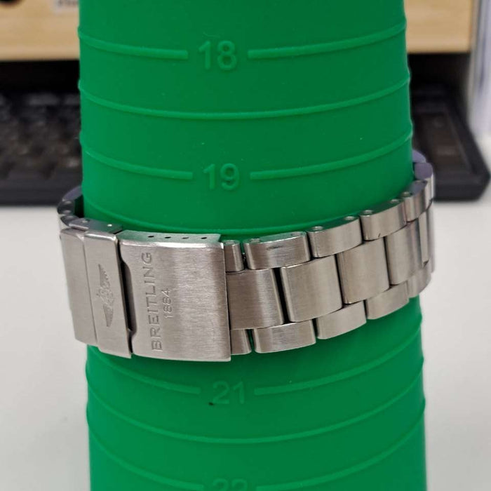 【WHOLESALES】
BREITLING 
A17392 
箱　ギャランティ　クロノメーター証　純正ラバーベルト×1(使用感小)　純正尾錠×1