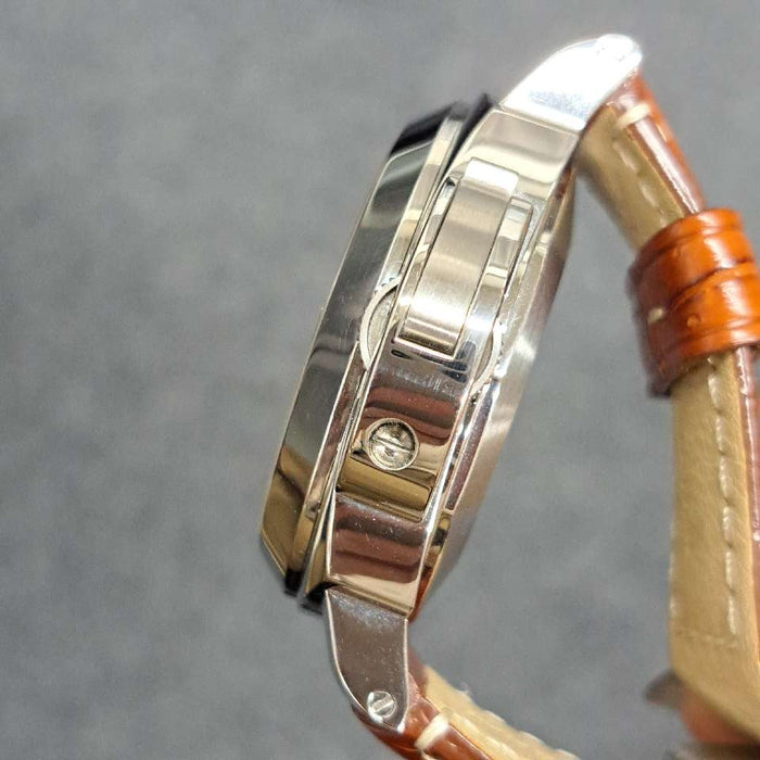 【WHOLESALES】
OFFICINE PANERAI 
箱　ギャランティ　クロノメーター証　純正ラバーベルト×1(使用感小)　工具