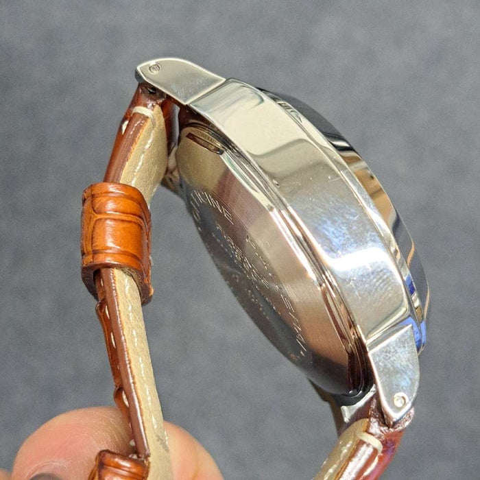 【WHOLESALES】
OFFICINE PANERAI 
箱　ギャランティ　クロノメーター証　純正ラバーベルト×1(使用感小)　工具