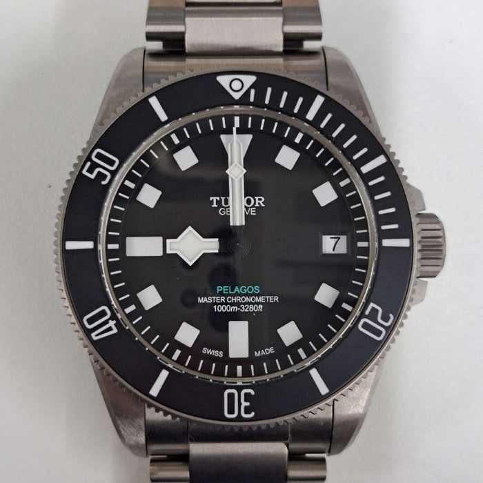 【WHOLESALES】
TUDOR 
2543C1A7NU 
箱　ギャランティ　純正ラバーベルト×1(使用感小)　エクステンションベルト×1　純正尾錠×2