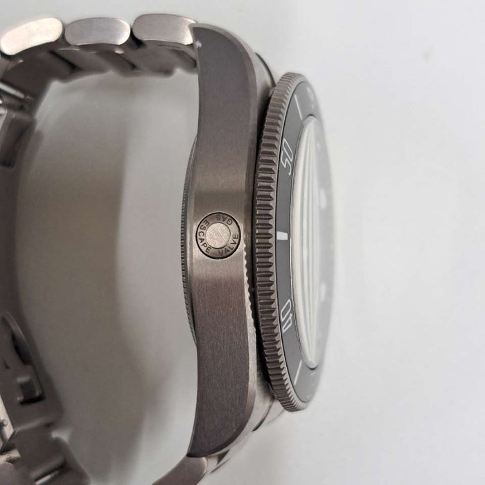 【WHOLESALES】
TUDOR 
2543C1A7NU 
箱　ギャランティ　純正ラバーベルト×1(使用感小)　エクステンションベルト×1　純正尾錠×2