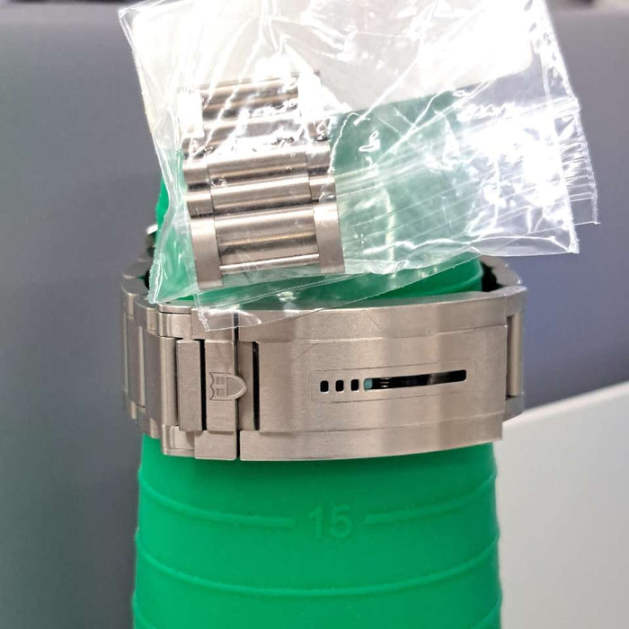 【WHOLESALES】
TUDOR 
2543C1A7NU 
箱　ギャランティ　純正ラバーベルト×1(使用感小)　エクステンションベルト×1　純正尾錠×2