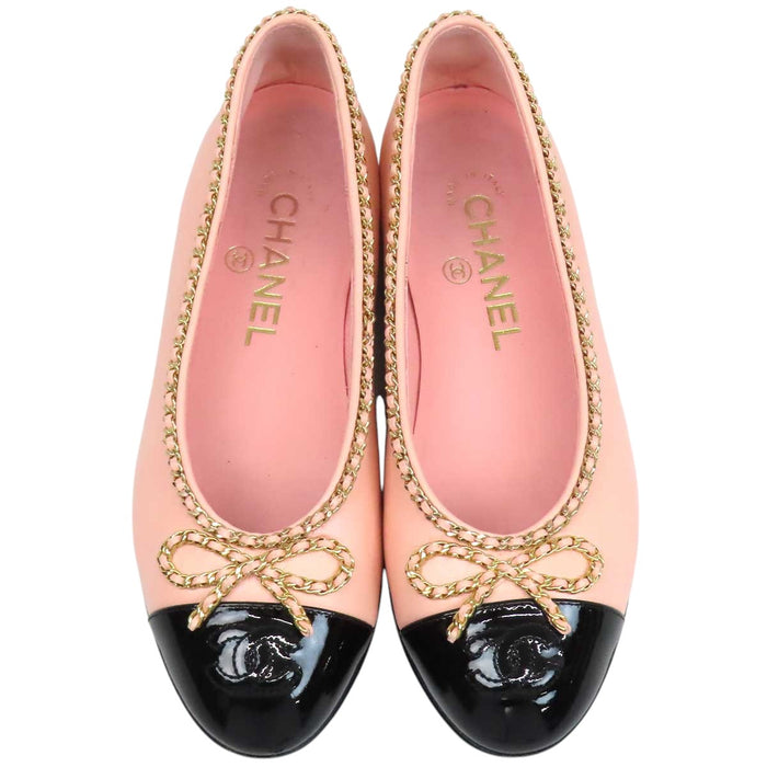 CHANEL  
COCO CC Chaîne Ruban Plat Métal Couleur Or Bicolore  
Escarpins Ballerines avec Logo Coco