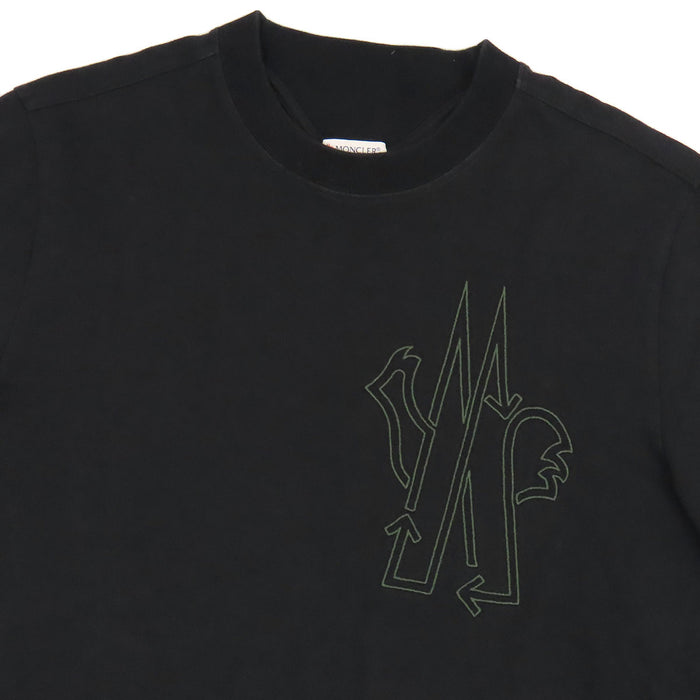 MONCLER 
23年製 ワッペン ロゴ刺繍 ボーントゥプロジェクト クルーネック 
BORN TO PROTECT SS Tシャツ