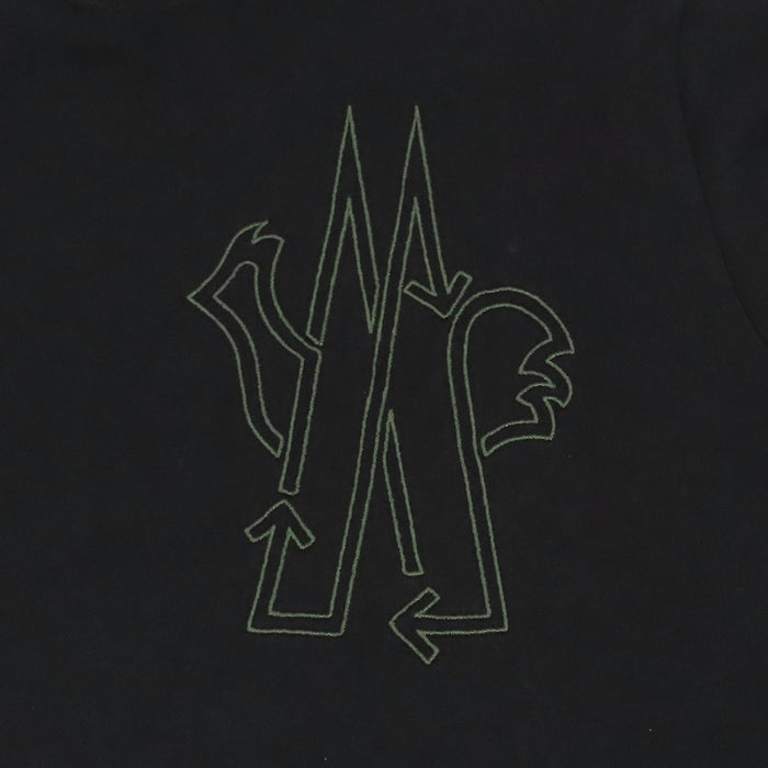 MONCLER 
23年製 ワッペン ロゴ刺繍 ボーントゥプロジェクト クルーネック 
BORN TO PROTECT SS Tシャツ