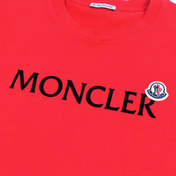 MONCLER  
T-shirt con logo SS in cotone con toppa, produzione 2024