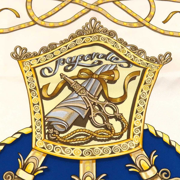 HERMÈS  
Grand carré en soie  
Carré 90 PAPEROLES Paproles Calèche et aristocrate Écharpe