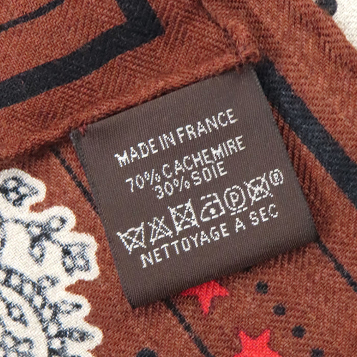 HERMES 
ズアヴとドラゴン カレ140 シルク カシミヤ 
カレジェアン Zouaves et Dragons Bandana