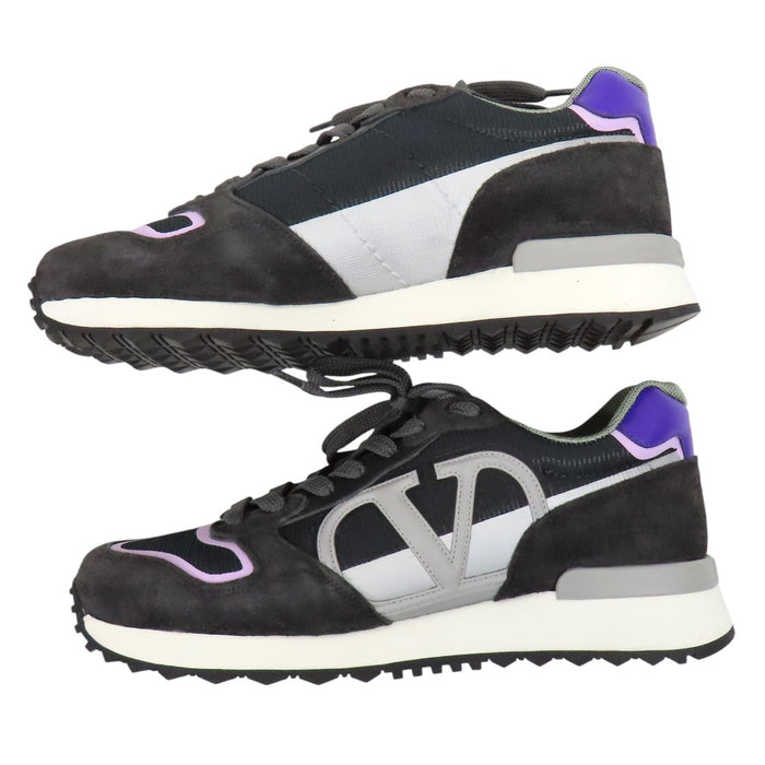 VALENTINO  
VLogo pace sneakers in suede con lacci  
Sneakers con VLogo
