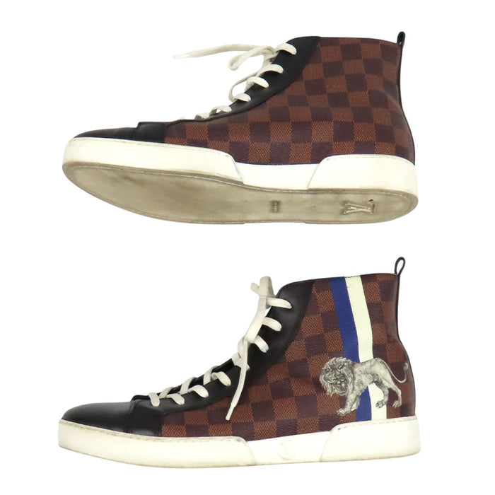 LOUIS VUITTON  
LV sneakers alte in pelle con lacci a tema leone  
Sneakers alte della linea Matchup, Chapman Brothers  
Damier