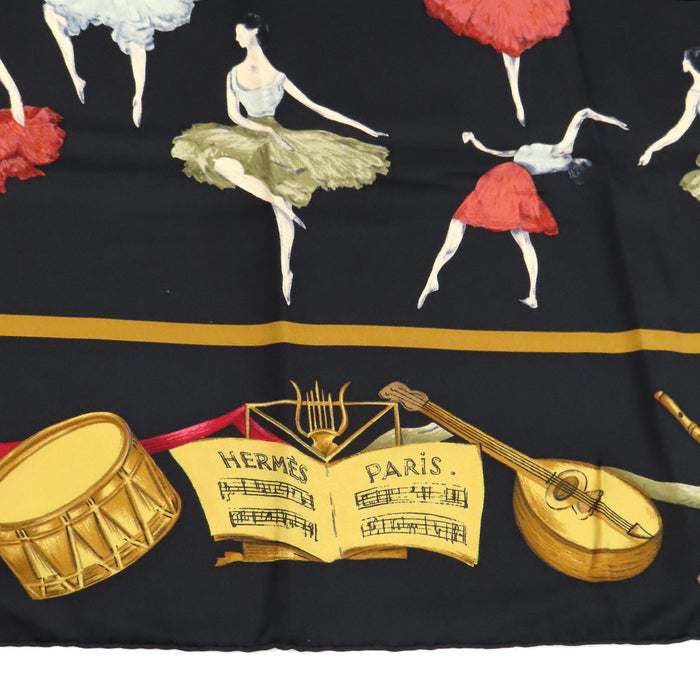 HERMES  
Silk Large Ballerina  
Carré 90 LA DANCE La Dance Scarf