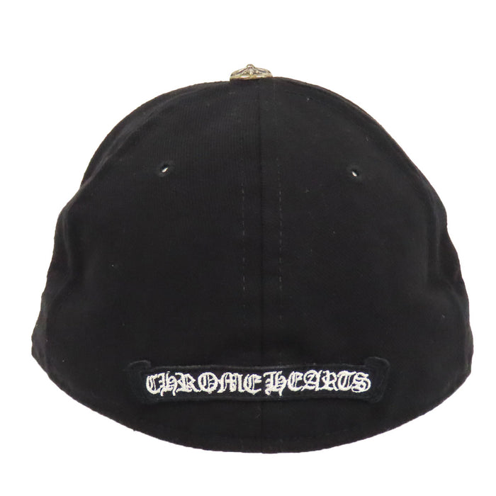 CHROME HEARTS  
CH croce a sfera in lana  
Cappellino da baseball con ricamo a ferro di cavallo
