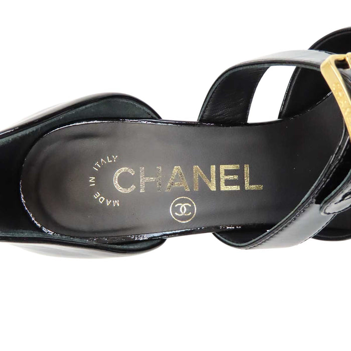 CHANEL 
COCO CC ロゴ スクエアヒール 
ココマーク ベルト パテント パンプス