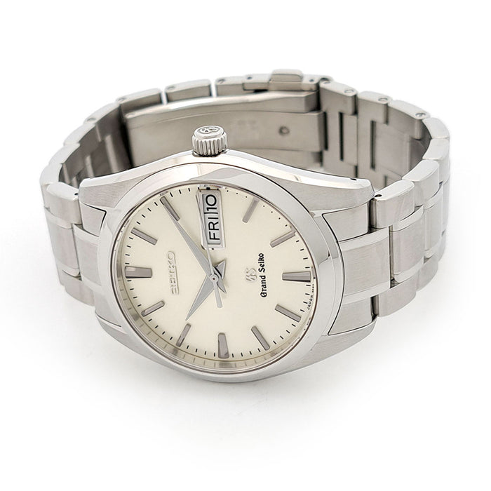 SEIKO 
グランドセイコー 9Fクオーツ デイデイト 
箱付