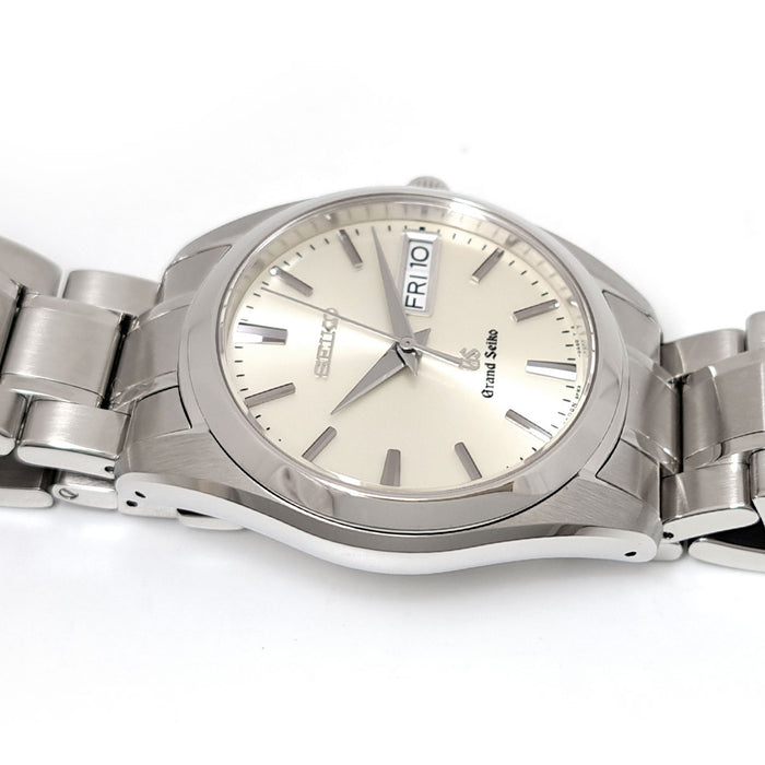 SEIKO 
グランドセイコー 9Fクオーツ デイデイト 
箱付