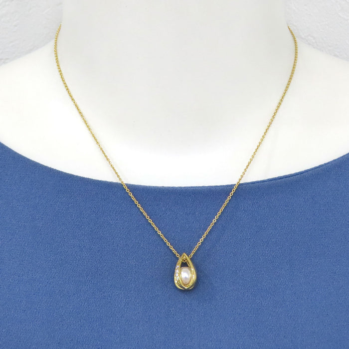 MIKIMOTO  
Akoya Pearl Teardrop Diamond Necklace