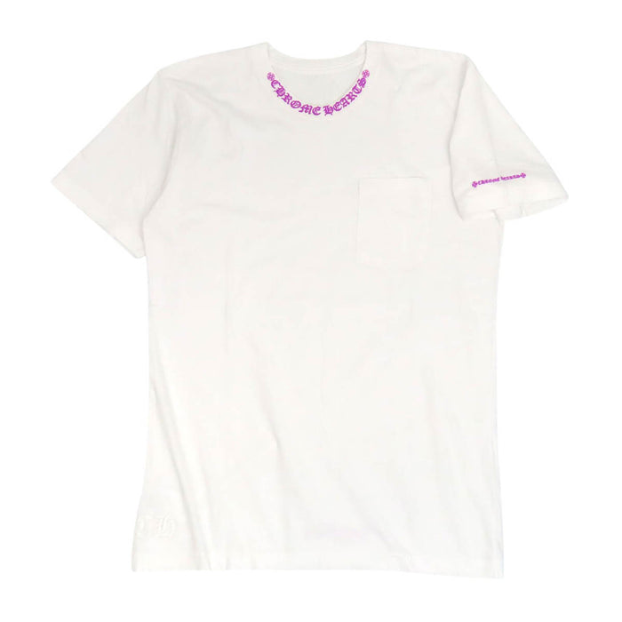 CHROME HEARTS 
CH スクロールラベル コットン クルーネック 
ネックロゴ プリント Tシャツ