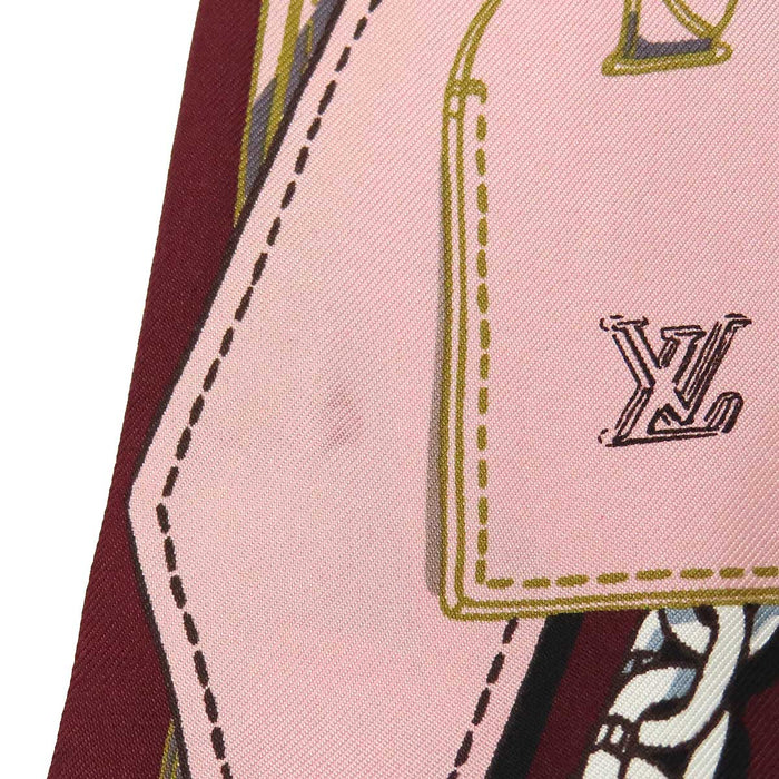 LOUIS VUITTON 
LV ロゴ シルク チェーン柄 パドロック柄 レザーストラップ柄 
バンドー バッグ アクセサリー モチーフ スカーフ