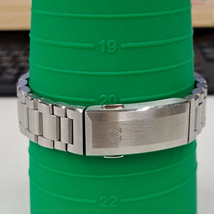 【WHOLESALES】
OMEGA 
215.30.46.21.03.002 
箱　ギャランティ　ピクトグラム　クロノメーター証