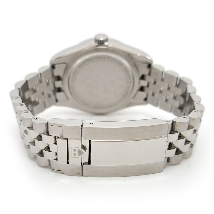TUDOR 
Black Bay 
Avec boîte et garantie
