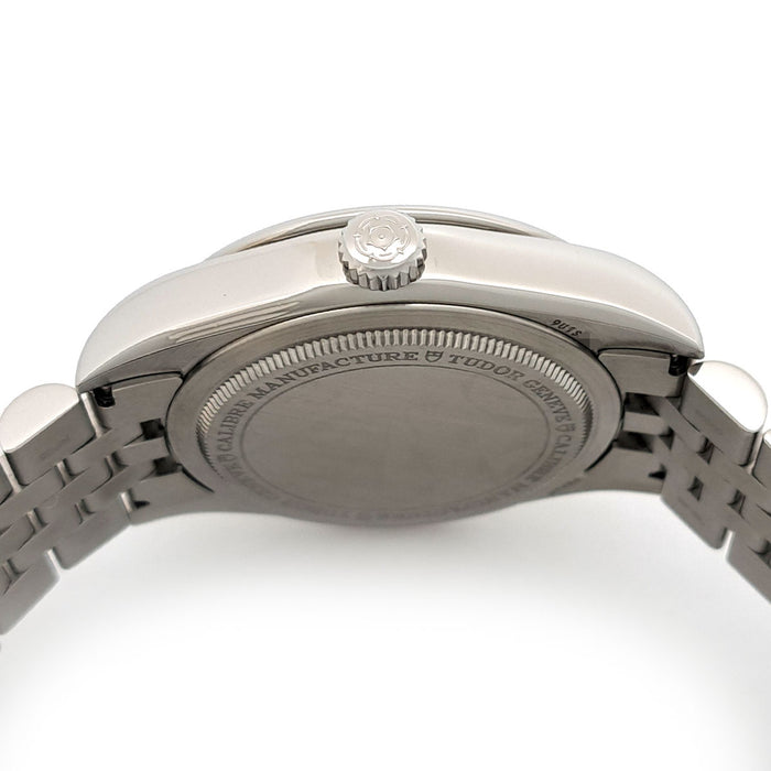 TUDOR 
Black Bay 
Avec boîte et garantie