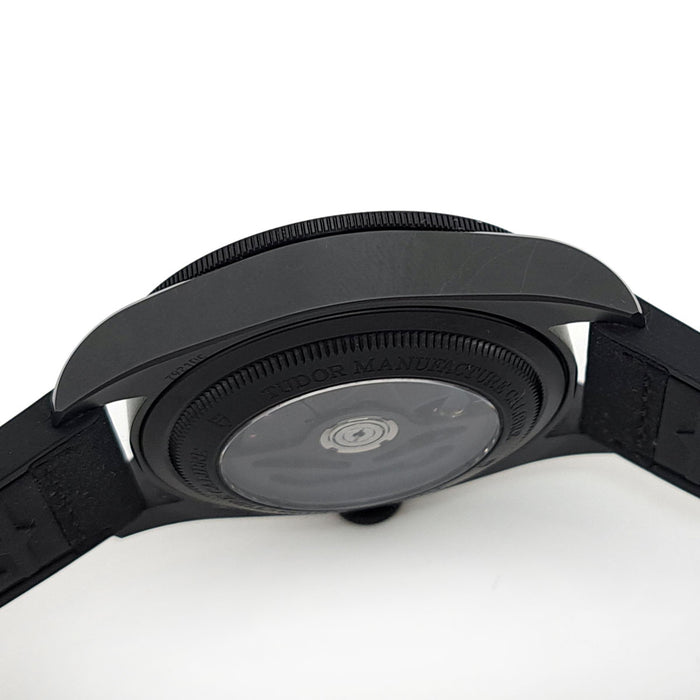 TUDOR 
Black Bay Ceramic 
With box and guarantee