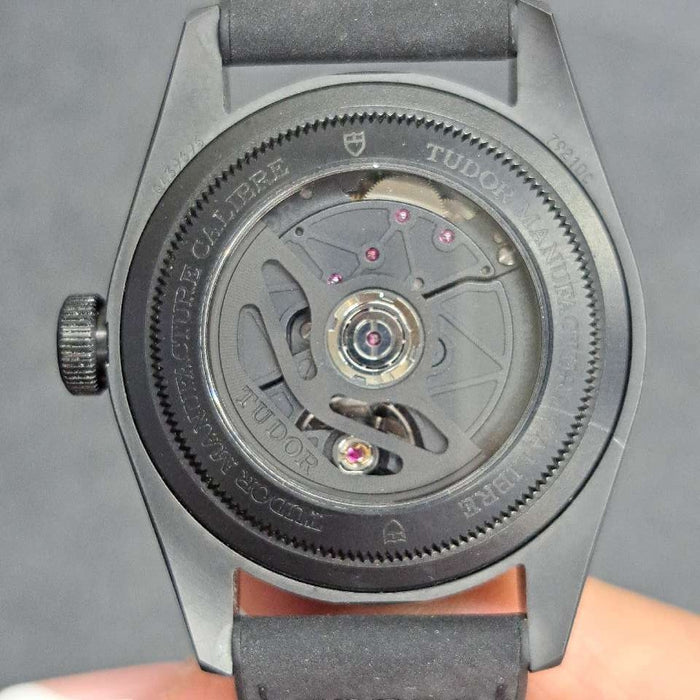 【WHOLESALES】
TUDOR 
79210CNU 
箱　ギャランティ　純正ナイロンベルト×1(使用感小)　純正尾錠×1