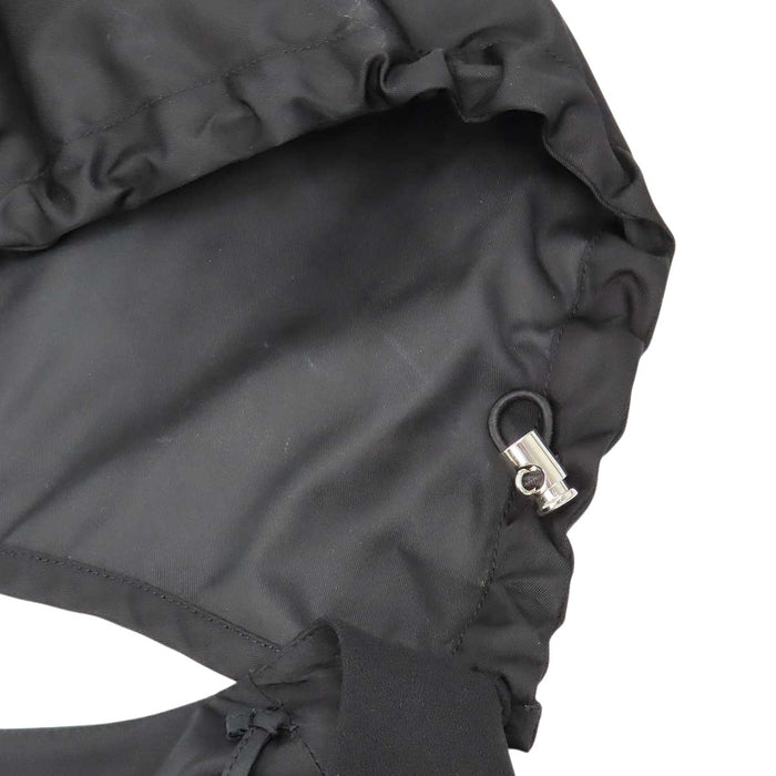PRADA 
プリーツ ベルト フード Vネック ポリエステル RE-NYLON 
ロゴ ベルト ワンピース