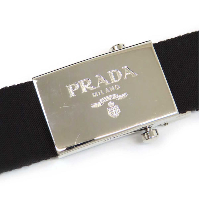 PRADA 
プリーツ ベルト フード Vネック ポリエステル RE-NYLON 
ロゴ ベルト ワンピース