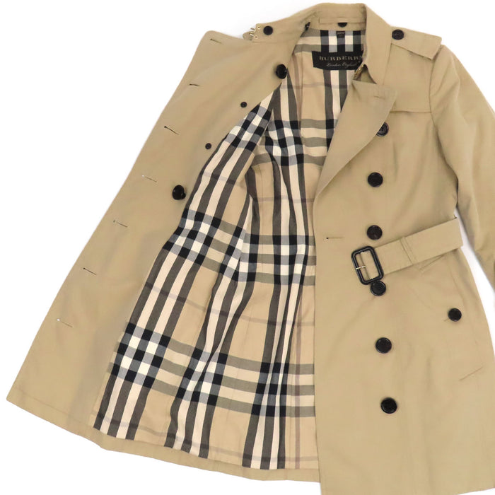 BURBERRY 
コットン ロゴボタン 
裏地チェック トレンチコート