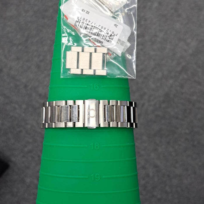 【WHOLESALES】
OMEGA 
23110422103004 
箱　ギャランティー　ピクトグラム　純正ナイロンベルト×1　純正Dバックル×1　工具
